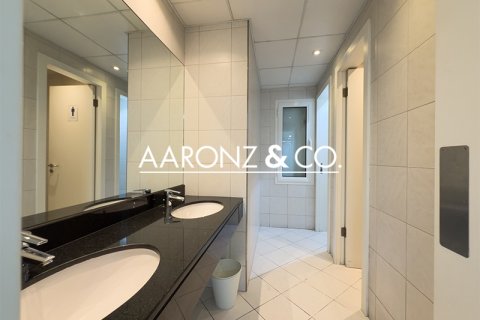 Kancelář v Jumeirah Lake Towers, Dubai, SAE 177.5 m² Č.: 624309 - fotografie 13