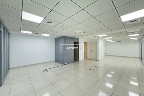 Zyrë në Jumeirah Lake Towers, Dubai, Emiratet e Bashkuara Arabe 177.5 m2. № 624309 - Foto 13