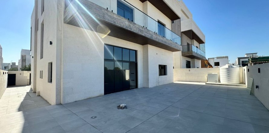 Komerční nemovitost v Al Shamkha, Abu Dhabi, SAE 6 ložnice, 601 m² Č.: 593922