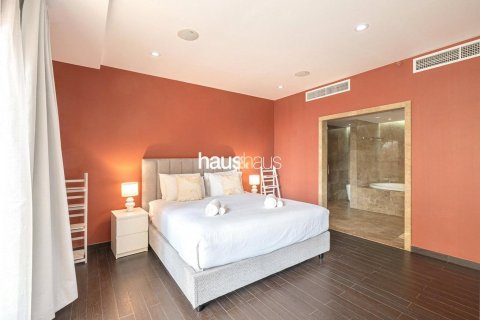 Apartment in Jumeirah Beach Residence, Dubai, UAE 4 bedrooms, 264 sq.m. № 625760 - photo 2