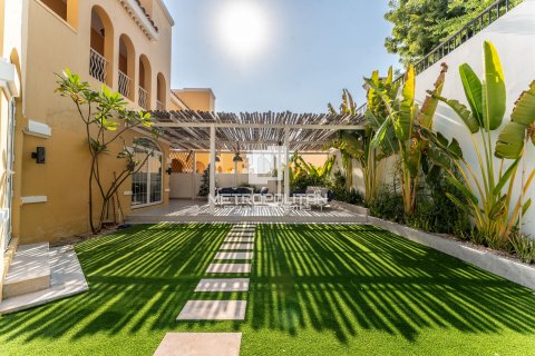 Vila v Dubai Land, SAE 3 ložnice, 381 m² Č.: 592173 - fotografie 28