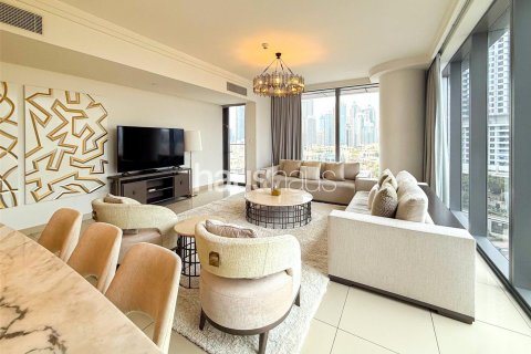 Apartment in Downtown Dubai (Downtown Burj Dubai), UAE 3 bedrooms, 219 sq.m. № 626141 - photo 4