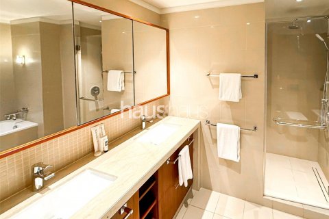 Apartment in Downtown Dubai (Downtown Burj Dubai), UAE 3 bedrooms, 193 sq.m. № 626139 - photo 14