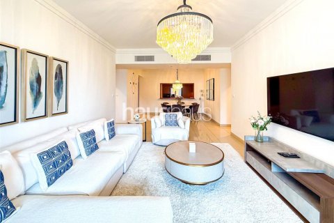 Apartment in Downtown Dubai (Downtown Burj Dubai), UAE 3 bedrooms, 193 sq.m. № 626139 - photo 2
