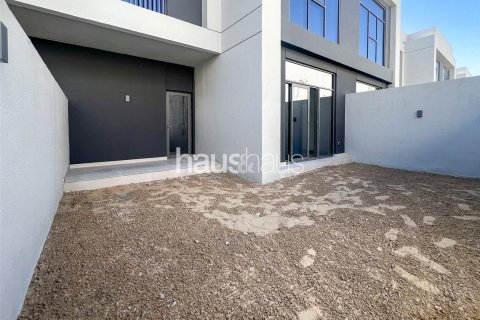 Townhouse in Dubai South (Dubai World Central), Dubai, UAE 3 bedrooms, 238 sq.m. № 626054 - photo 2