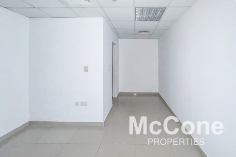Office in Jumeirah Lake Towers, Dubai, UAE 102.66 sq.m. № 587002 - photo 8