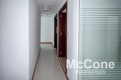 Office in Jumeirah Lake Towers, Dubai, UAE 102.66 sq.m. № 587002 - photo 7