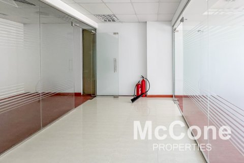 Office in Jumeirah Lake Towers, Dubai, UAE 102.66 sq.m. № 587002 - photo 6