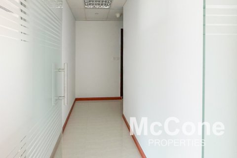 Office in Jumeirah Lake Towers, Dubai, UAE 102.66 sq.m. № 587002 - photo 11