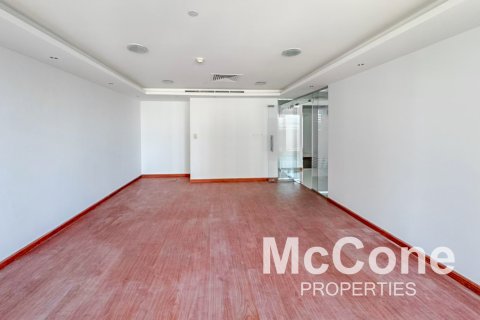 Office in Jumeirah Lake Towers, Dubai, UAE 102.66 sq.m. № 587002 - photo 1