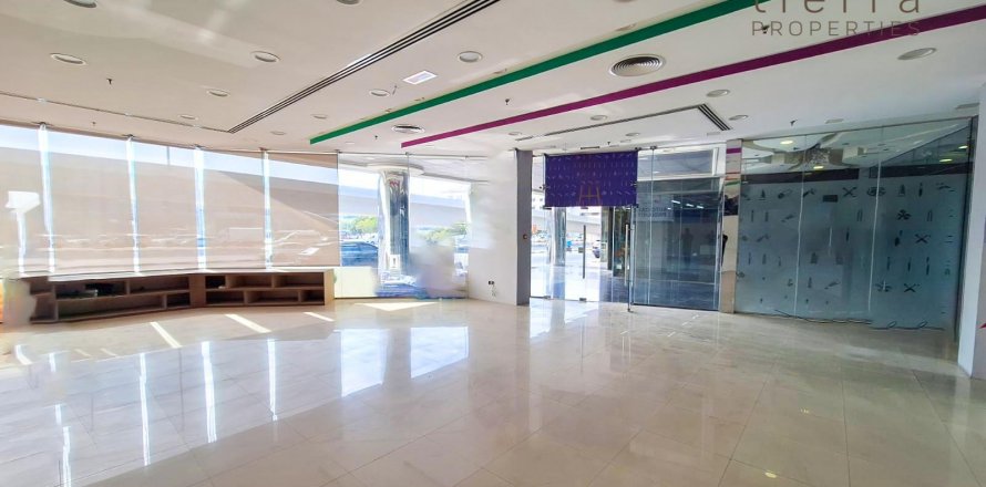 Kedai di Deira, Dubai, UAE 151.4 meter persegi № 567170