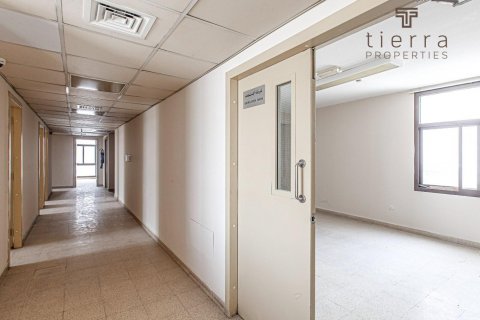 Building in Dubai, UAE 9280.9 sq.m. № 567180 - photo 3