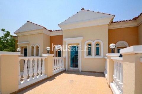 Townhouse in Jumeirah Village Triangle, Dubai, UAE 2 bedrooms, 152 sq.m. № 625855 - photo 12