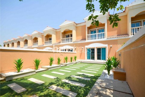Townhouse in Jumeirah Village Triangle, Dubai, UAE 2 bedrooms, 152 sq.m. № 625855 - photo 15