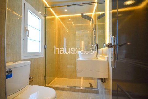 Townhouse in Jumeirah Village Triangle, Dubai, UAE 2 bedrooms, 152 sq.m. № 625855 - photo 11