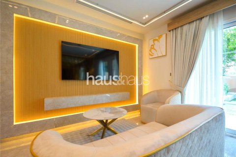 Townhouse in Jumeirah Village Triangle, Dubai, UAE 2 bedrooms, 152 sq.m. № 625855 - photo 3