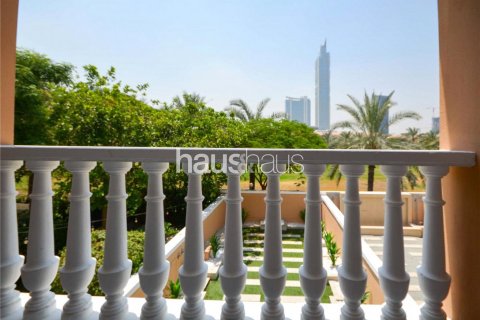 Townhouse in Jumeirah Village Triangle, Dubai, UAE 2 bedrooms, 152 sq.m. № 625855 - photo 16