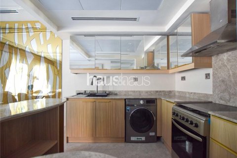 Townhouse in Jumeirah Village Triangle, Dubai, UAE 2 bedrooms, 152 sq.m. № 625855 - photo 6