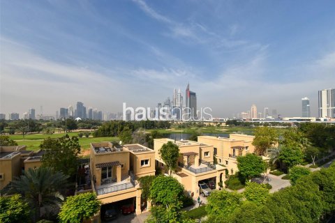 Duplex in The Views, Dubai, UAE 3 bedrooms, 340 sq.m. № 626083 - photo 1