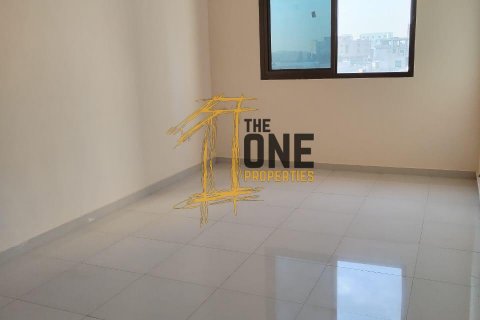 Building in Ajman, UAE 743.2 sq.m. № 584782 - photo 1