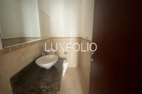 Apartment in Jumeirah Beach Residence, Dubai, UAE 2 bedrooms, 129 sq.m. № 627839 - photo 16