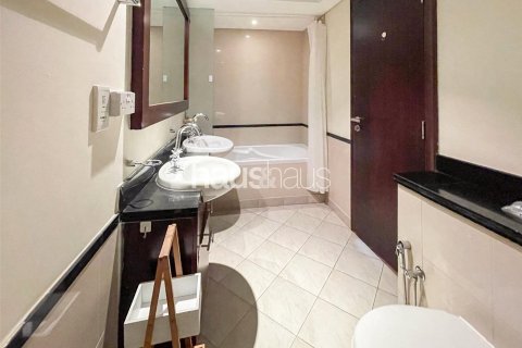 Apartment in The Views, Dubai, UAE 2 bedrooms, 131 sq.m. № 626876 - photo 14