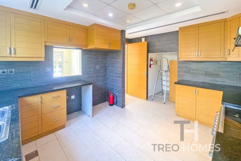 Villa para arrendamento em Jumeirah Park, Dubai, EAU 4 quartos, 314 m2 № 595570 - foto 7