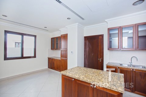 Villa in Arabian Ranches 2, Dubai, UAE 4 bedrooms, 404 sq.m. № 595567 - photo 11