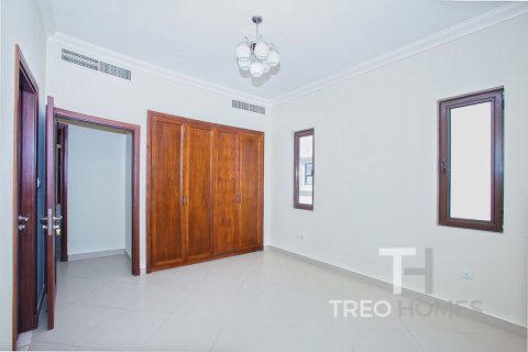 Villa in Arabian Ranches 2, Dubai, UAE 4 bedrooms, 404 sq.m. № 595567 - photo 17