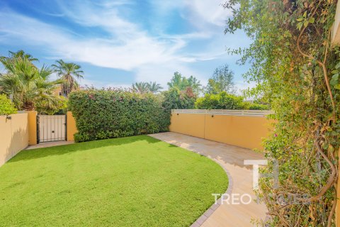 Townhouse in Arabian Ranches, Dubai, UAE 2 bedrooms, 175 sq.m. № 590243 - photo 15