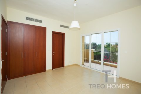 Townhouse in Arabian Ranches, Dubai, UAE 2 bedrooms, 175 sq.m. № 590243 - photo 13