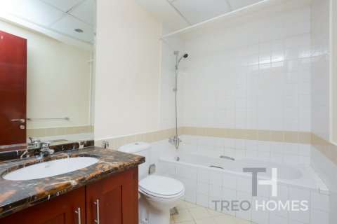 Townhouse in Arabian Ranches, Dubai, UAE 2 bedrooms, 175 sq.m. № 590243 - photo 11