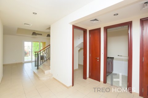 Townhouse in Arabian Ranches, Dubai, UAE 2 bedrooms, 175 sq.m. № 590243 - photo 6