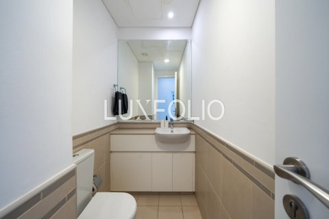 Apartment in Town Square, Dubai, UAE 3 bedrooms, 132 sq.m. № 627651 - photo 19