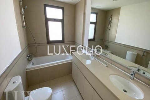 Řadový dům v Town Square, Dubai, SAE 4 ložnice, 225 m² Č.: 627646 - fotografie 11