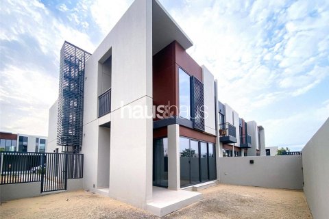 Σπίτι σε Dubai Land, ΗΑΕ 4 υπνοδωμάτια, 243 τ.μ. Αρ. 625324 - φωτογραφία 1