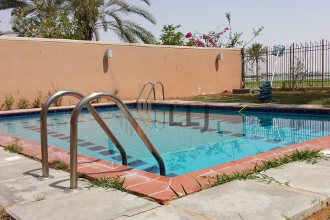Villa itt: Abu Dhabi Gate City, EAE, 5 hálószoba, 480 m², azonosító: 605490 - fénykép 2