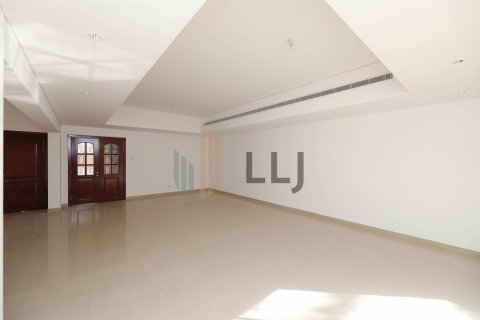 Villa itt: Abu Dhabi Gate City, EAE, 5 hálószoba, 480 m², azonosító: 605490 - fénykép 4