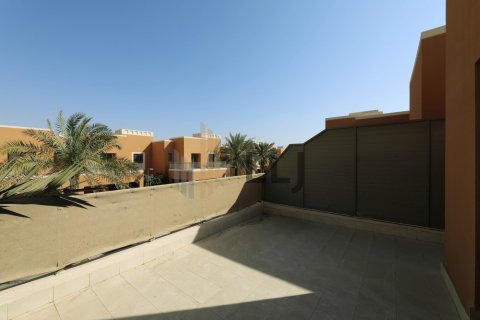 Villa itt: Abu Dhabi Gate City, EAE, 5 hálószoba, 480 m², azonosító: 605490 - fénykép 10