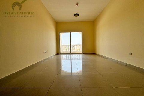 Apartment in Al Hamra Village, Ras Al Khaimah, UAE 2 bedrooms, 115.6 sq.m. № 588429 - photo 2