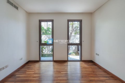 Commercial property on the Saadiyat Island, Abu Dhabi, UAE 5 bedrooms, 722 sq.m. № 594130 - photo 21