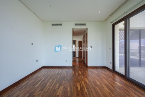 Commercial property on the Saadiyat Island, Abu Dhabi, UAE 5 bedrooms, 722 sq.m. № 594130 - photo 14