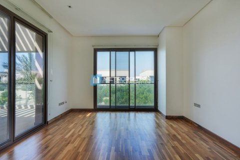 Commercial property on the Saadiyat Island, Abu Dhabi, UAE 5 bedrooms, 722 sq.m. № 594130 - photo 11