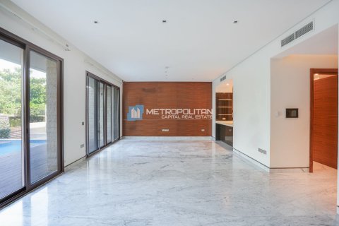 Commercial property on the Saadiyat Island, Abu Dhabi, UAE 5 bedrooms, 722 sq.m. № 594130 - photo 1