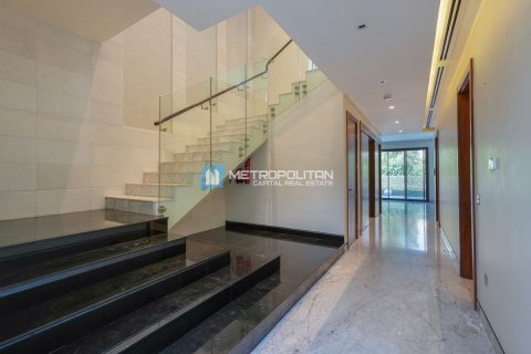 Commercial property on the Saadiyat Island, Abu Dhabi, UAE 5 bedrooms, 722 sq.m. № 594130 - photo 23