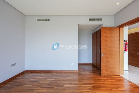 Commercial property on the Saadiyat Island, Abu Dhabi, UAE 5 bedrooms, 722 sq.m. № 594130 - photo 8