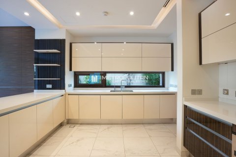 Commercial property on the Saadiyat Island, Abu Dhabi, UAE 5 bedrooms, 722 sq.m. № 594130 - photo 5