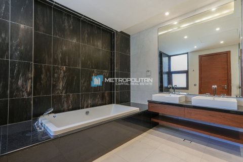 Commercial property on the Saadiyat Island, Abu Dhabi, UAE 5 bedrooms, 722 sq.m. № 594130 - photo 27