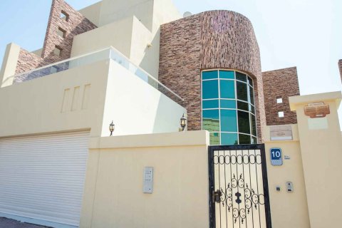 Al Mushrif, Abu Dhabi, UAE의 AL FARDOUS VILLAS 번호 207459