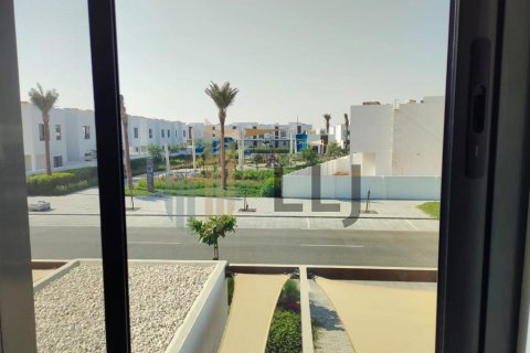 Townhouse in Al Ghadeer, Abu Dhabi, UAE 3 bedrooms, 106.6 sq.m. № 624173 - photo 1